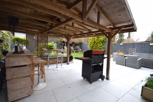 BBQ & Bar Area- click for photo gallery